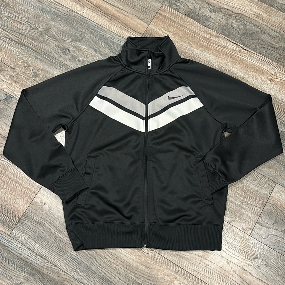 Like new men’s Nike zip up warm up